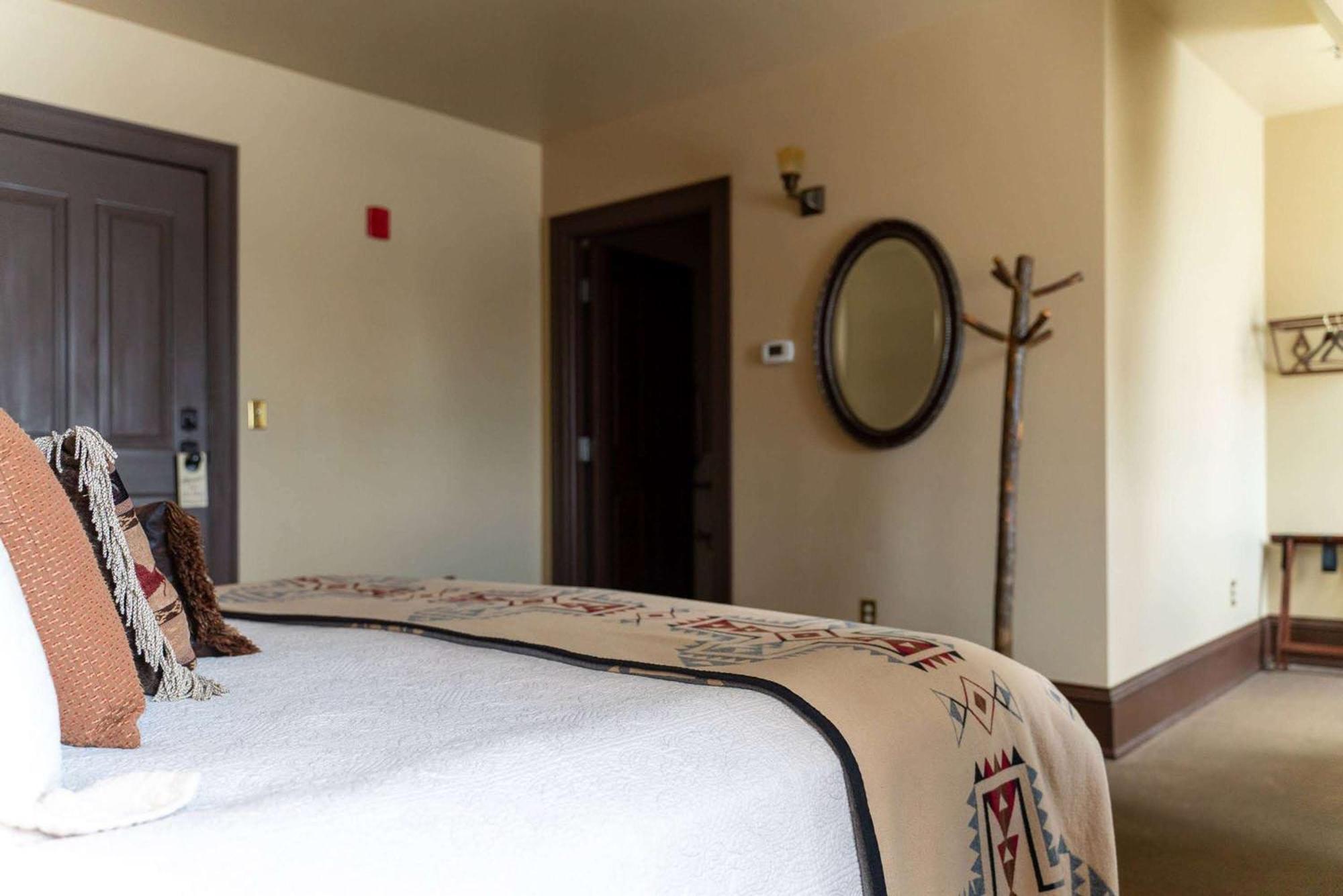 Sheridan Inn - Best Western Signature Collection Екстер'єр фото